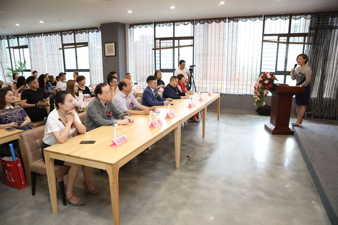 舞當家西安分公司在高陵雅樂藝術(shù)學(xué)校正式成立